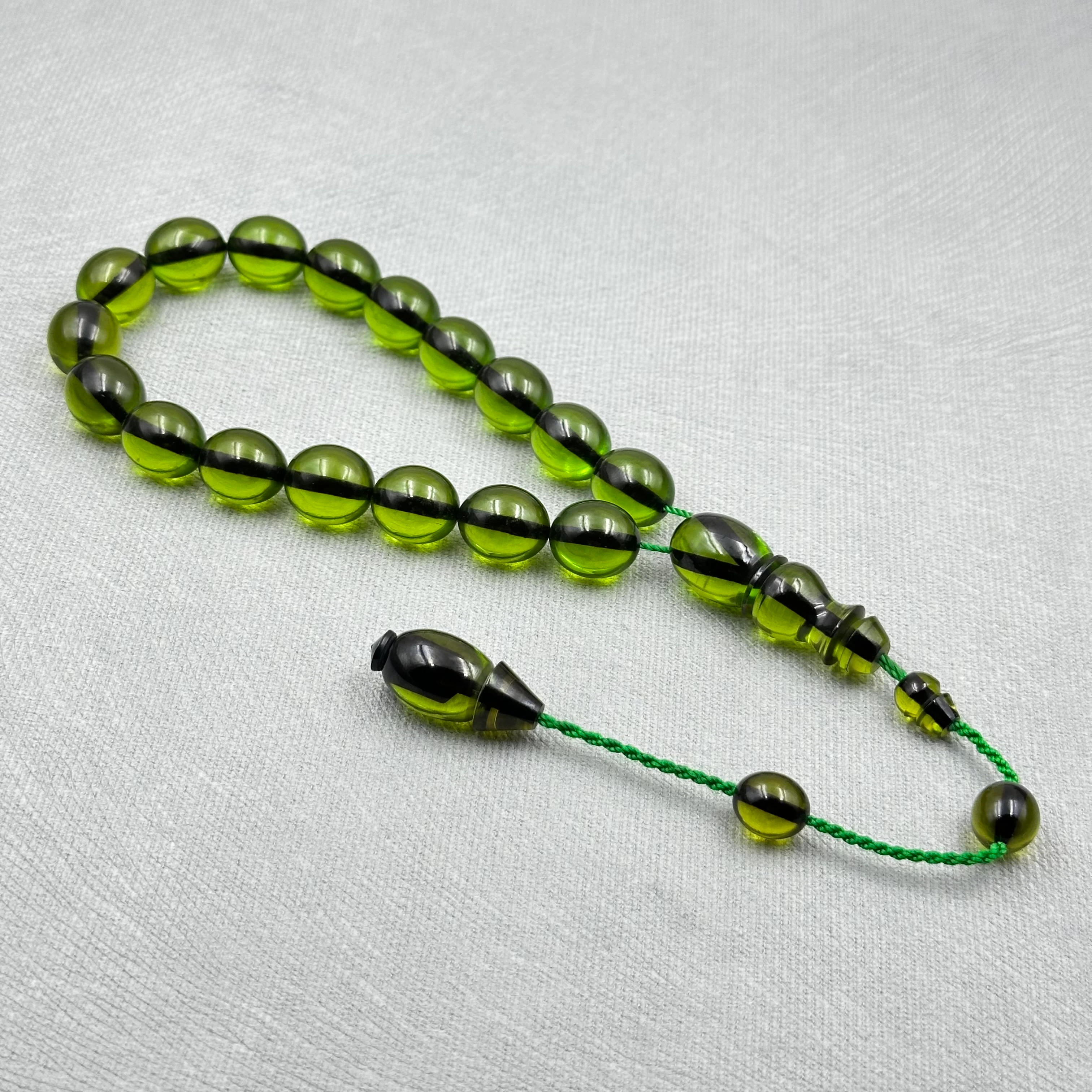 Enes ABDO Usta İşçilikli Beyzi Kesim Yeşil Maskot Efe Boy Ateş Kehribar Tespih